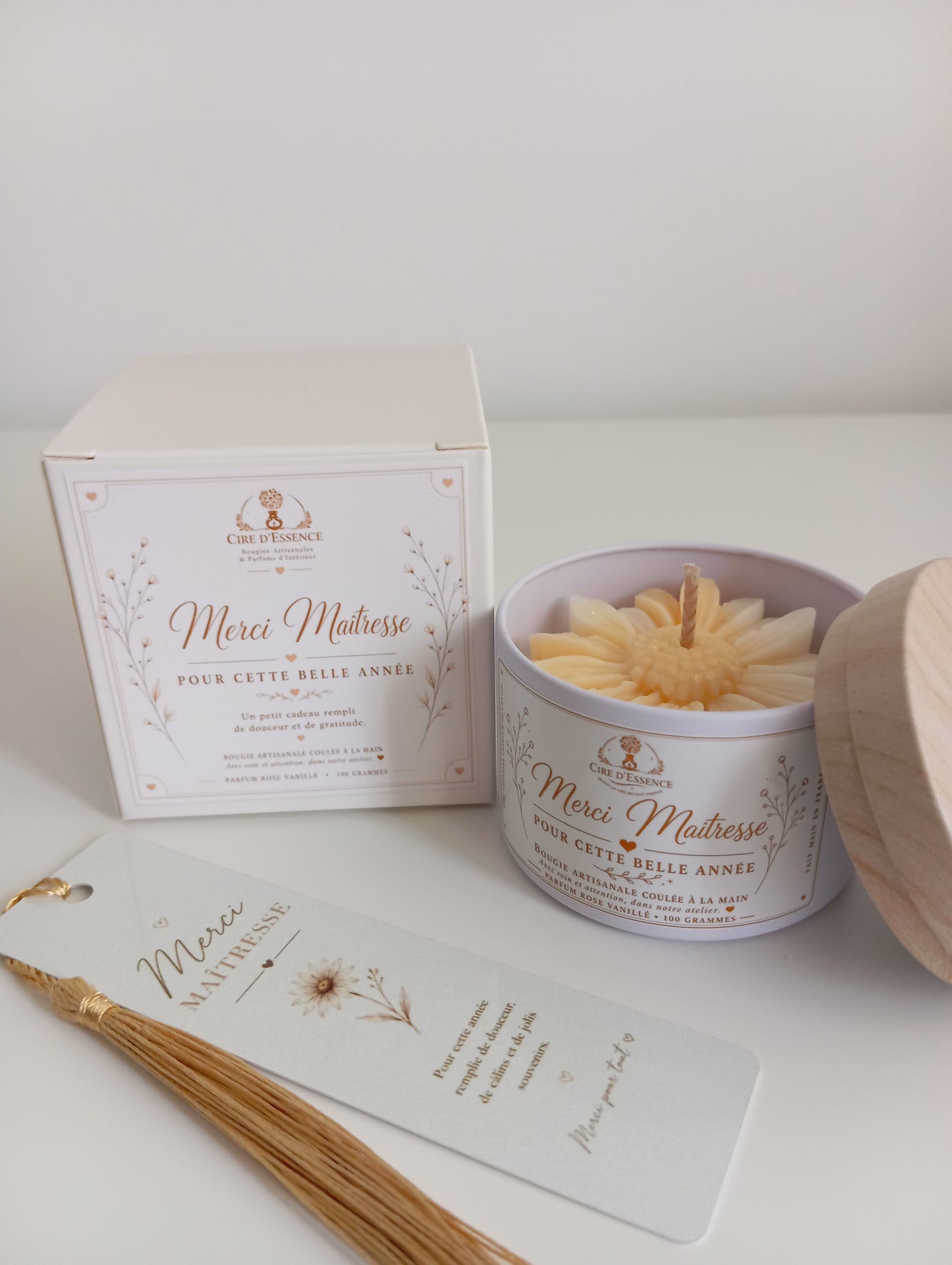 Bougie “Merci Maîtresse” et son marque-page assorti